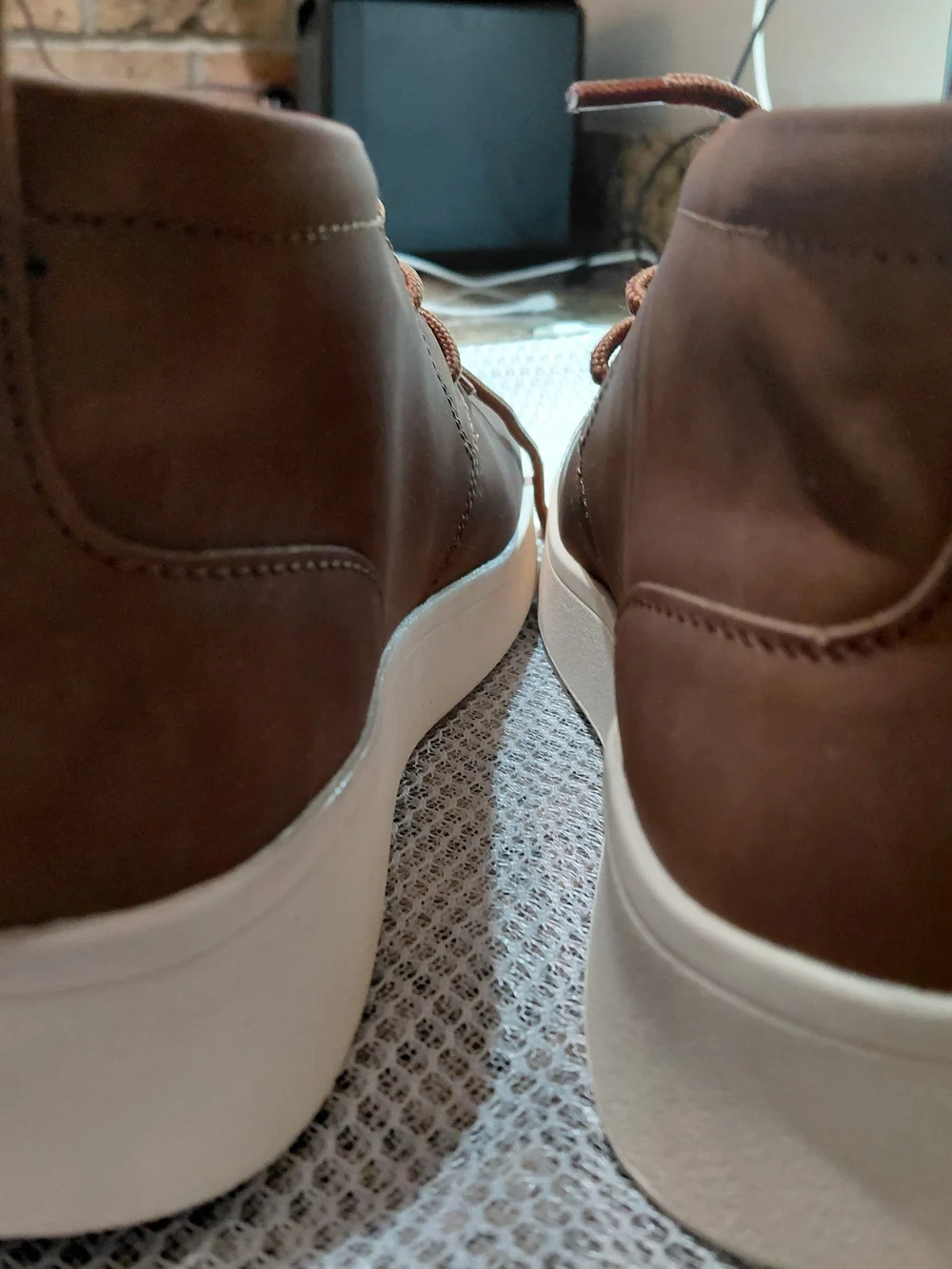 IZOD Men's Brown Casual Lace-Up Sneakers